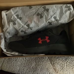 Brand New Boys Under Armour sneakers size 5